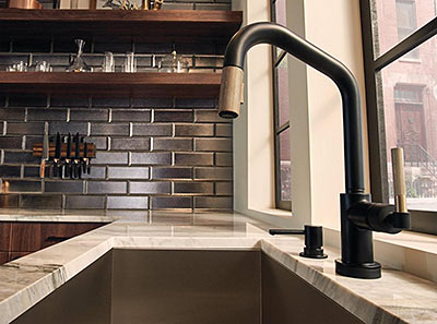 Striking Kitchen Faucets with Contemporary Style