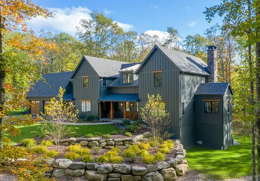 James Hardie Siding in Iron Gray