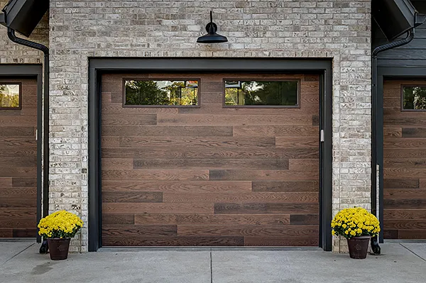 Clopay Modern Steel Ultra-Grain Plank