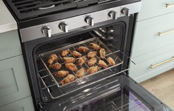 A Gas Range with an Oven That Can Air Fry