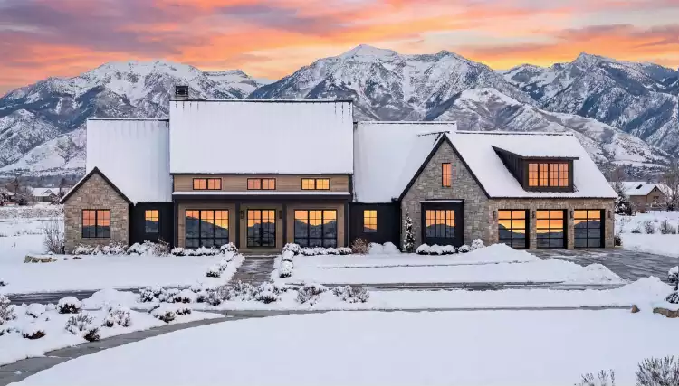 image of single story farmhouse plan 7285