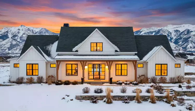 image of traditional house plan 7841