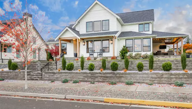 image of modern farmhouse plan 1055