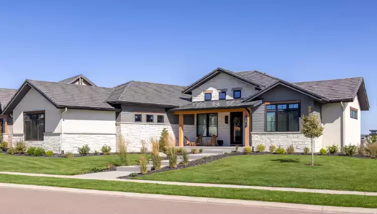 image of transitional house plan 11285