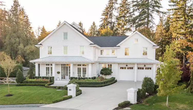 image of 2 story traditional house plan 3182