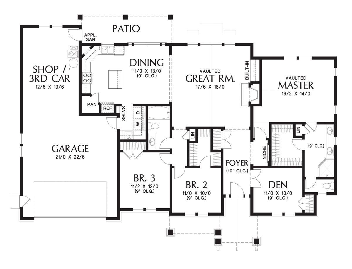 three bedroom  ranch  house  plan