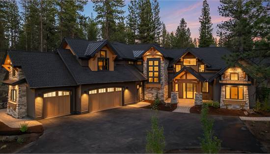 Stunning Mountain Lodge with Stone Exterior