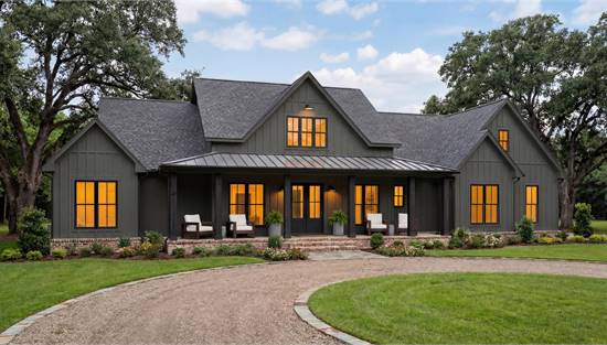 Astonishing Modern Farmhouse with Attached Garage