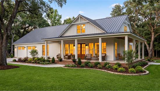 Stylish Barndo with Wraparound Porch