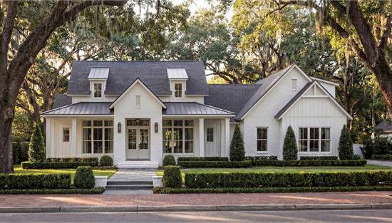 A Gorgeous Classic Country Farmhouse