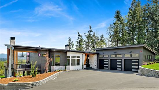 Modern Oasis Built for Views