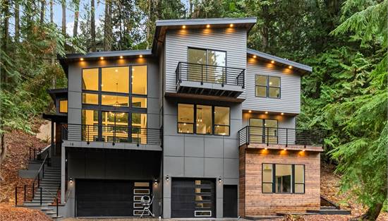 Contemporary Beauty Built for Views