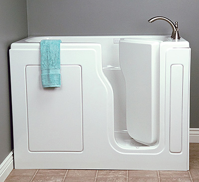 7. An Accessible Tub with Luxurious Extras